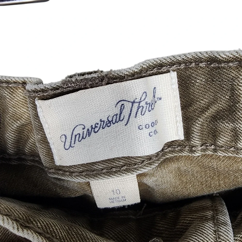 Universal Thread 90s Baggy Shorts Olive Khaki Denim High Rise Raw Hem Size 10